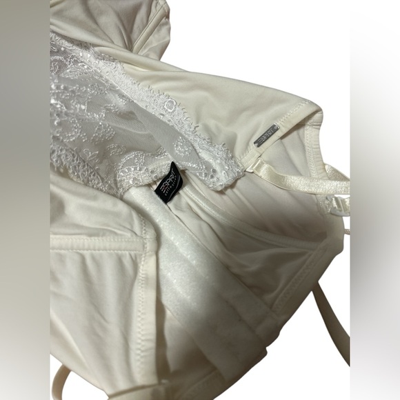 Elegant Off-White Lace Corset and Sheer corset long Sleeves bundle - Picture 10 of 10